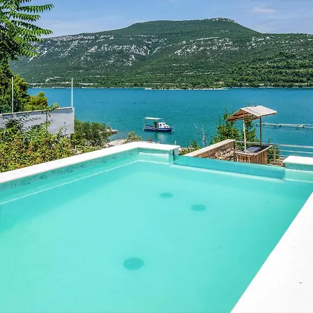 Stunning In With Sauna Casa vacanze Ston