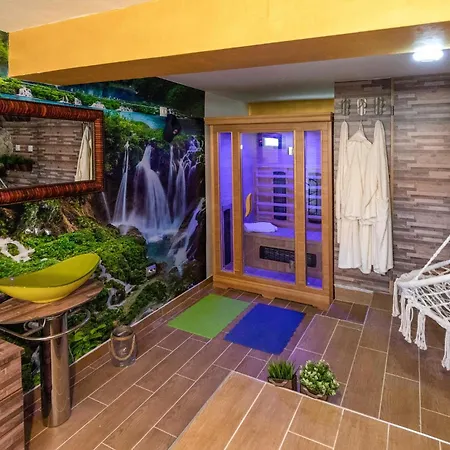 Stunning In With Sauna Ston